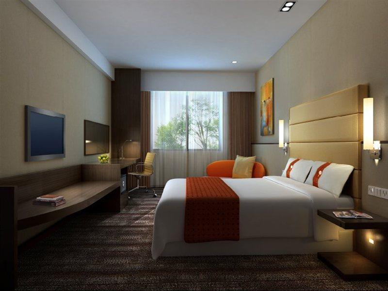 Hotel Express Airport Zone By Ihg 4*